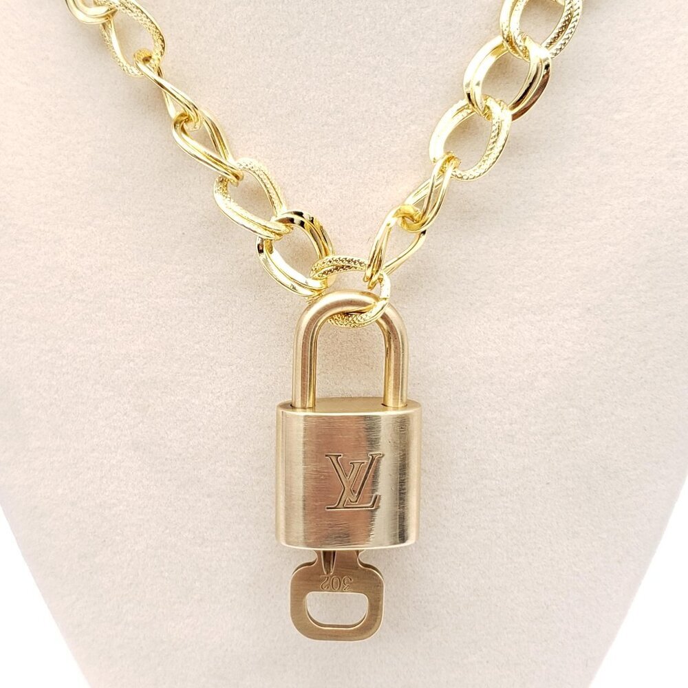 Authentic Louis Vuitton Gold Padlock w/ Unbranded Fashion Stainless Steel Chain - Picture 3 of 9